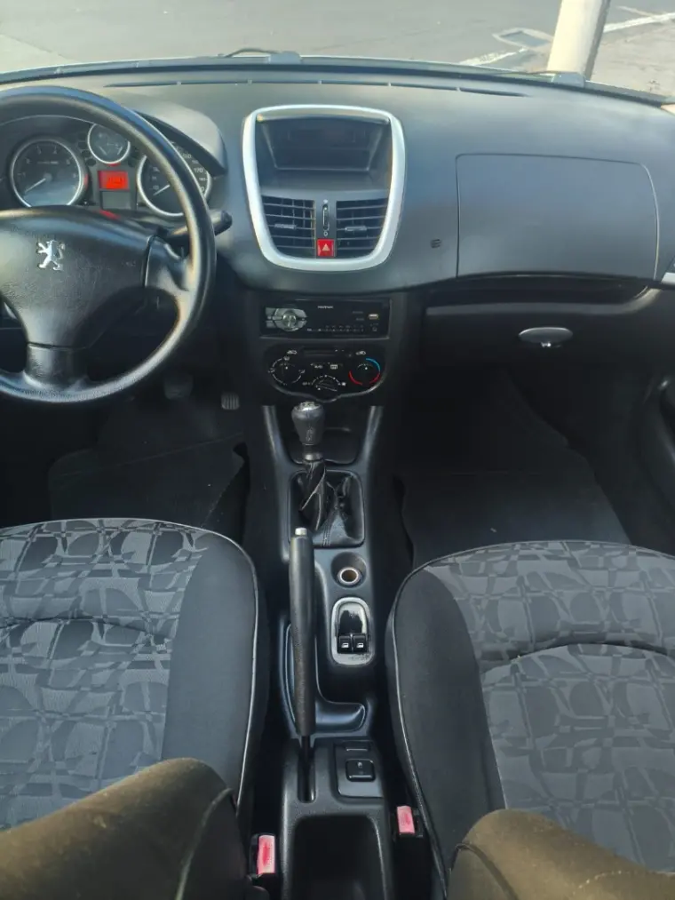 PEUGEOT 207 Sedan - Foto