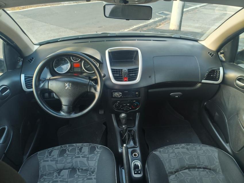 PEUGEOT 207 Sedan - Foto