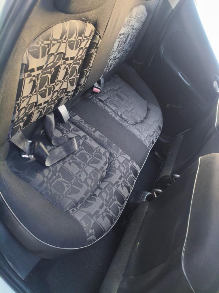PEUGEOT 207 Sedan - Foto