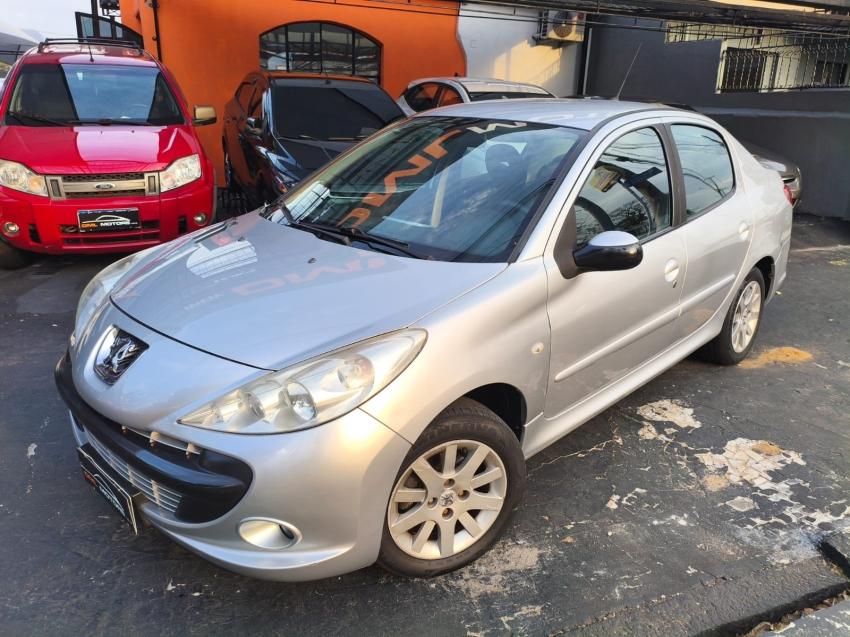 PEUGEOT 207 Sedan - Foto
