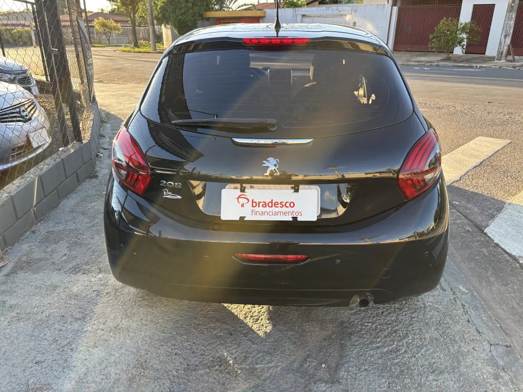 PEUGEOT 208 - Foto