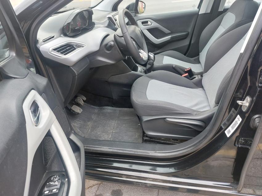 PEUGEOT 208 - Foto