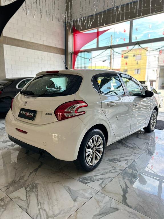 PEUGEOT 208 - Foto