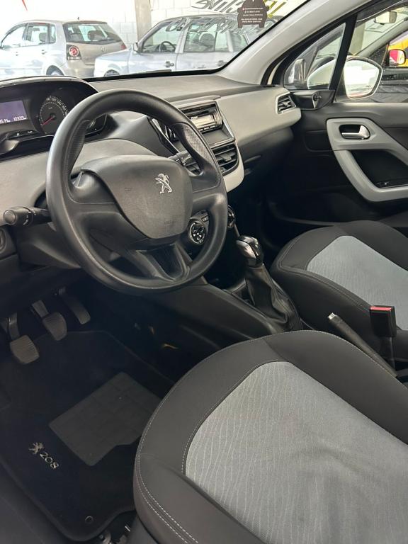PEUGEOT 208 - Foto