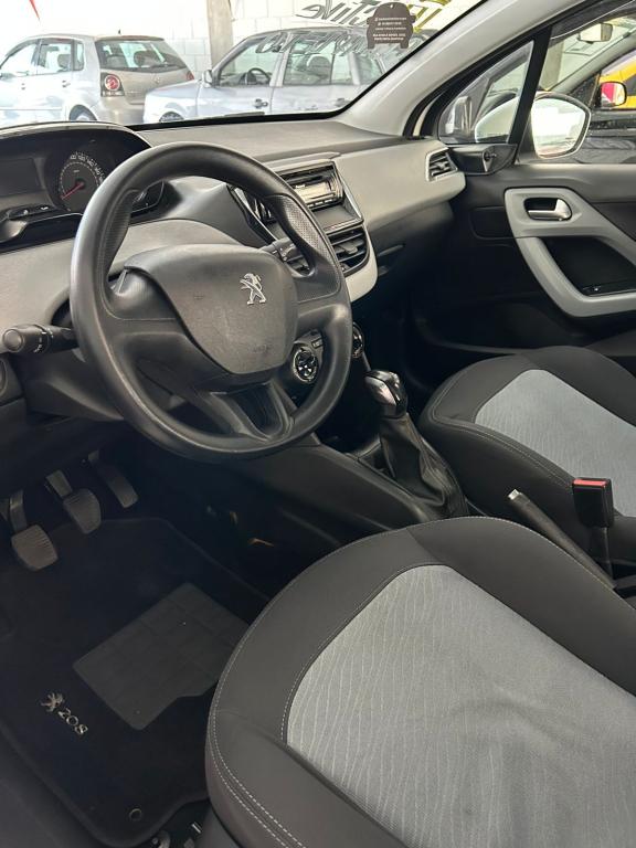 PEUGEOT 208 - Foto