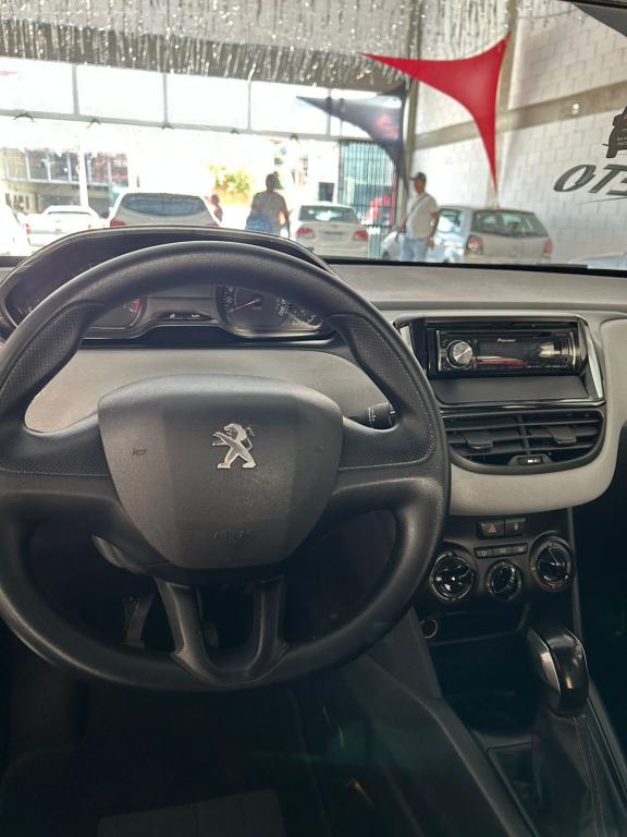PEUGEOT 208 - Foto