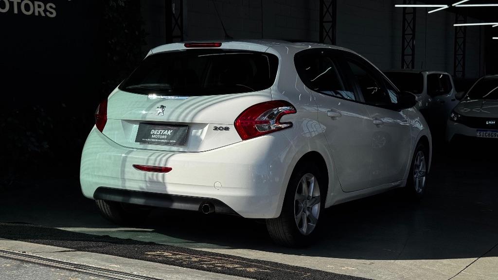 PEUGEOT 208 - Foto
