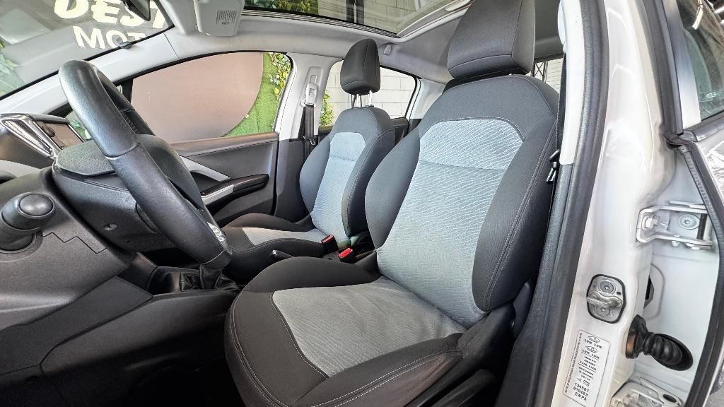 PEUGEOT 208 - Foto
