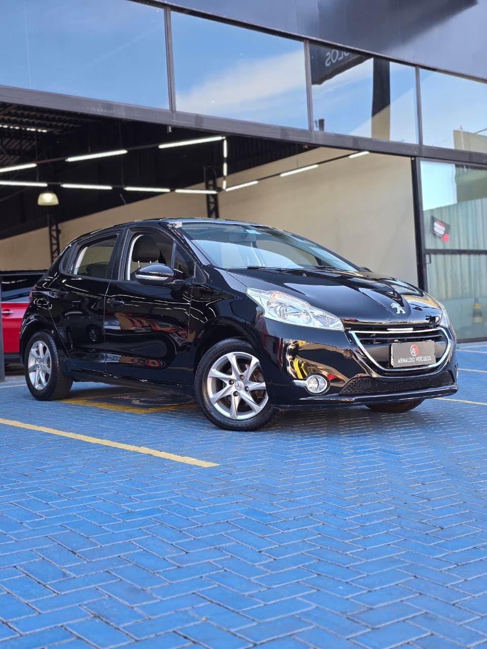 PEUGEOT 208 - Foto