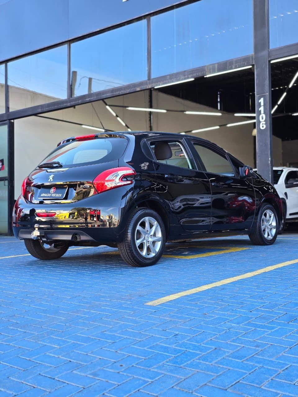 PEUGEOT 208 - Foto