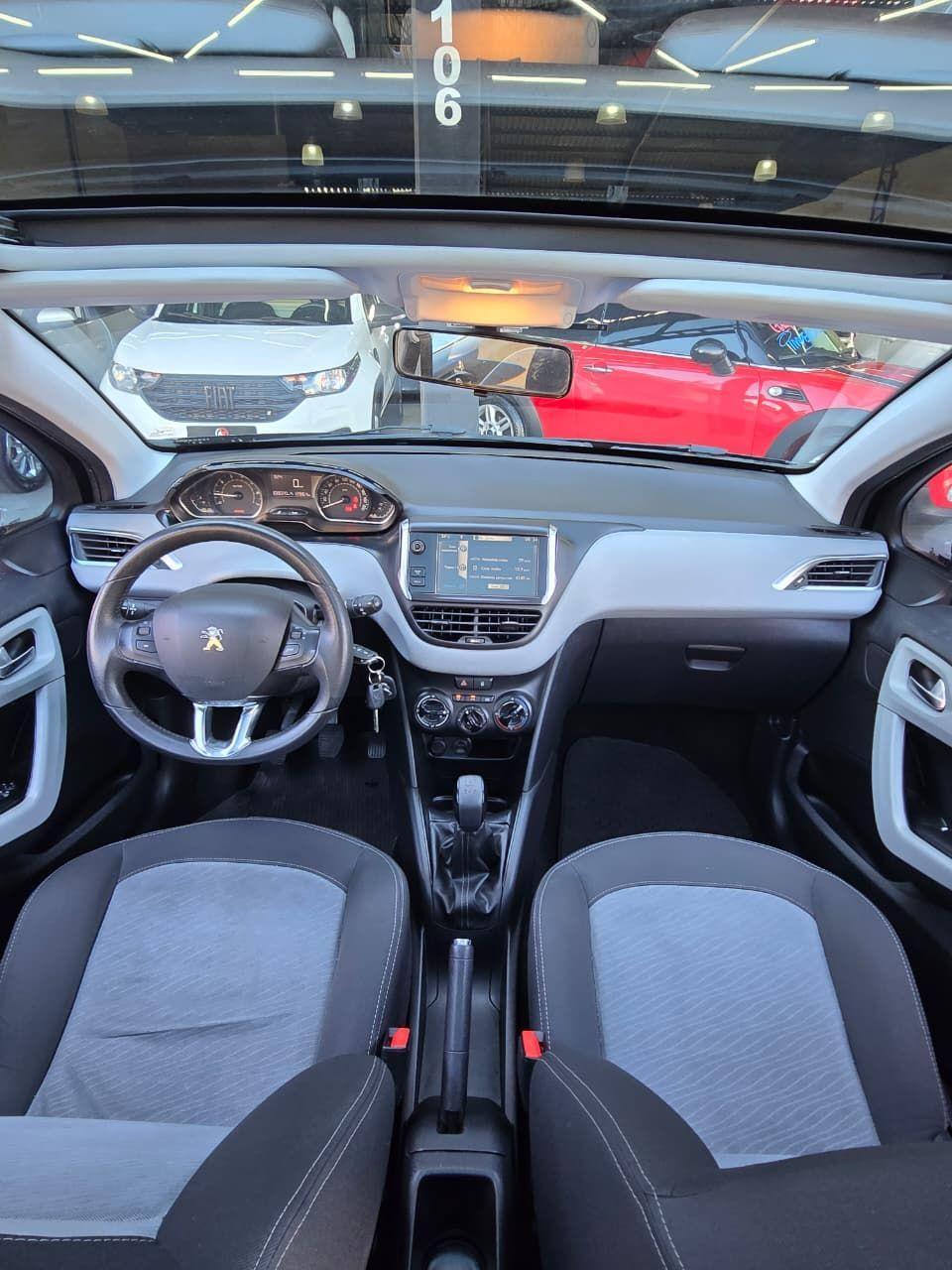 PEUGEOT 208 - Foto