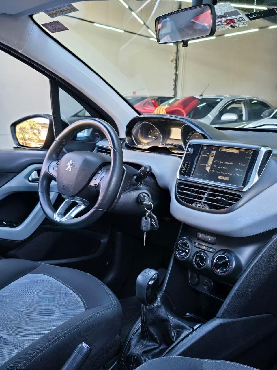 PEUGEOT 208 - Foto