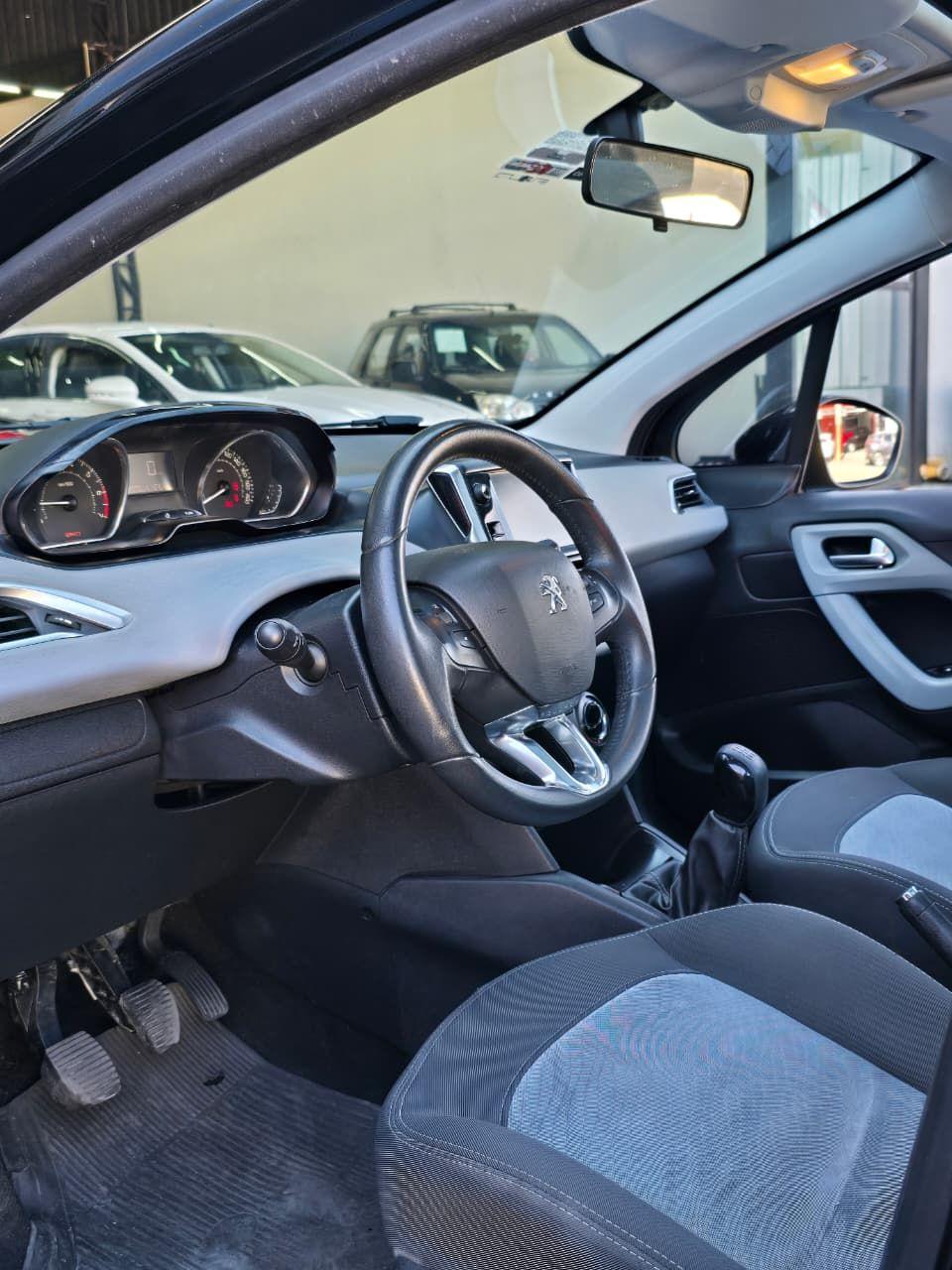 PEUGEOT 208 - Foto