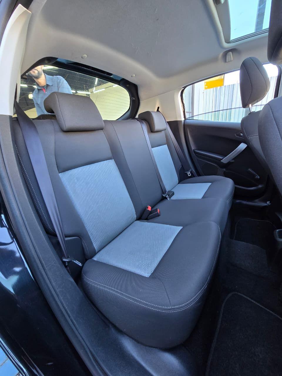 PEUGEOT 208 - Foto