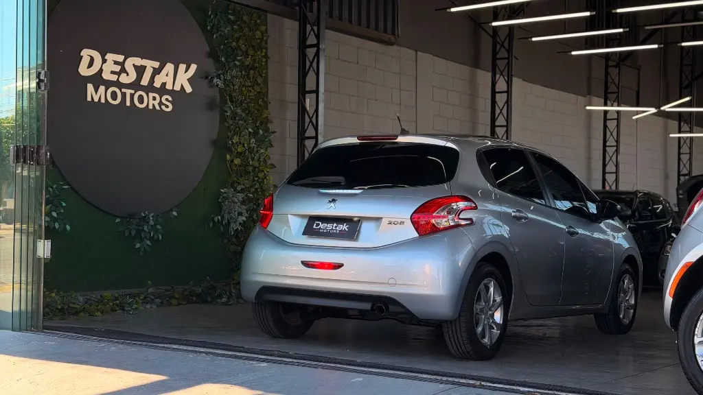 PEUGEOT 208 - Foto