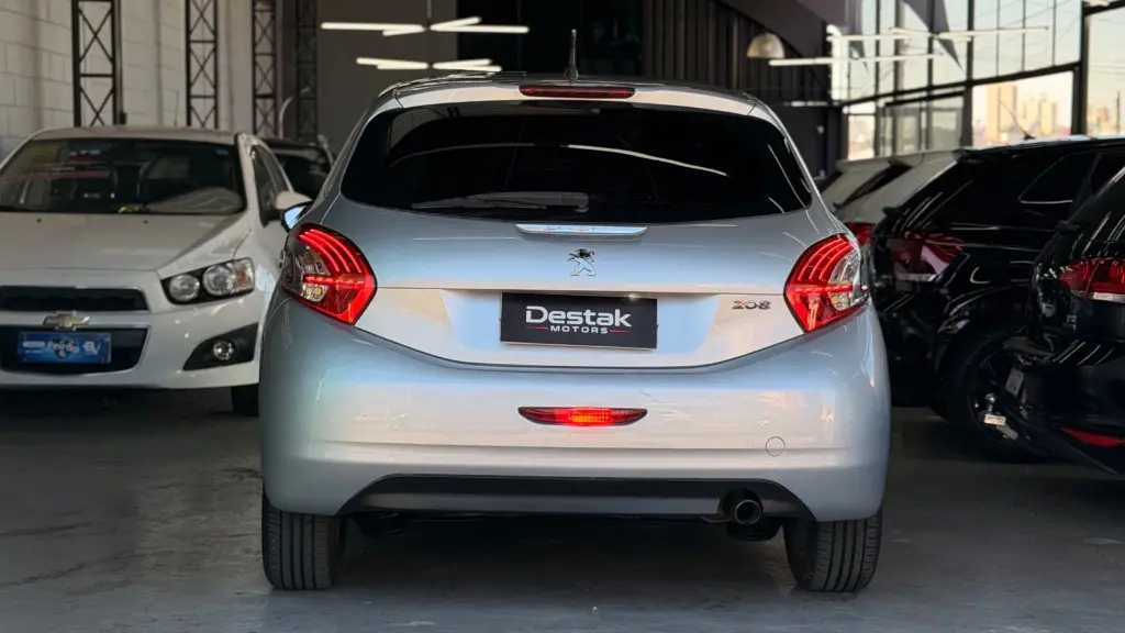 PEUGEOT 208 - Foto