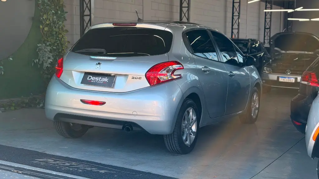 PEUGEOT 208 - Foto