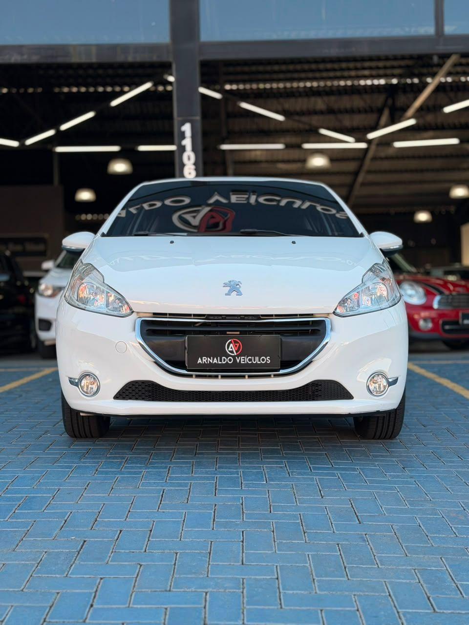 PEUGEOT 208 - Foto