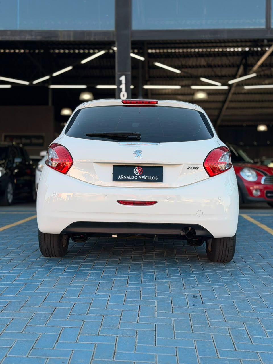 PEUGEOT 208 - Foto