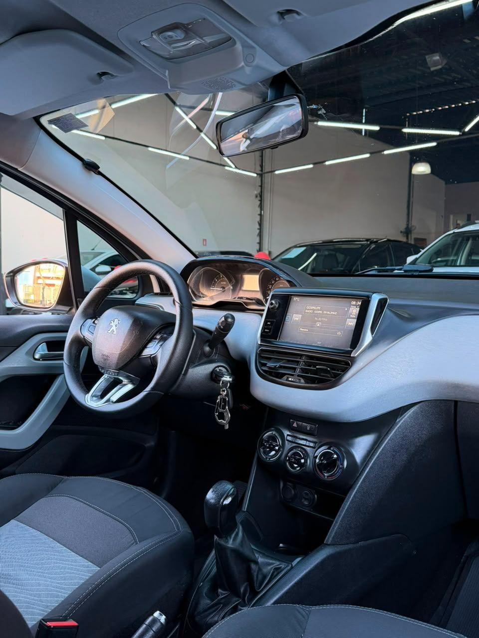 PEUGEOT 208 - Foto