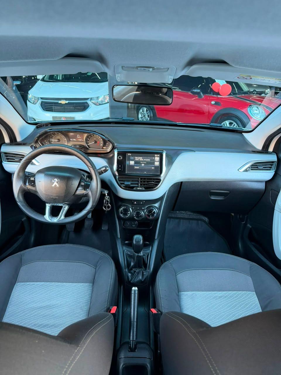 PEUGEOT 208 - Foto