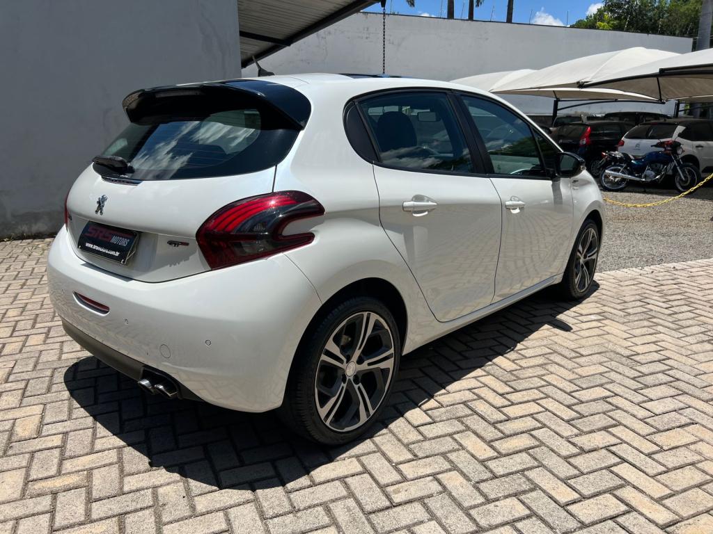 PEUGEOT 208 - Foto