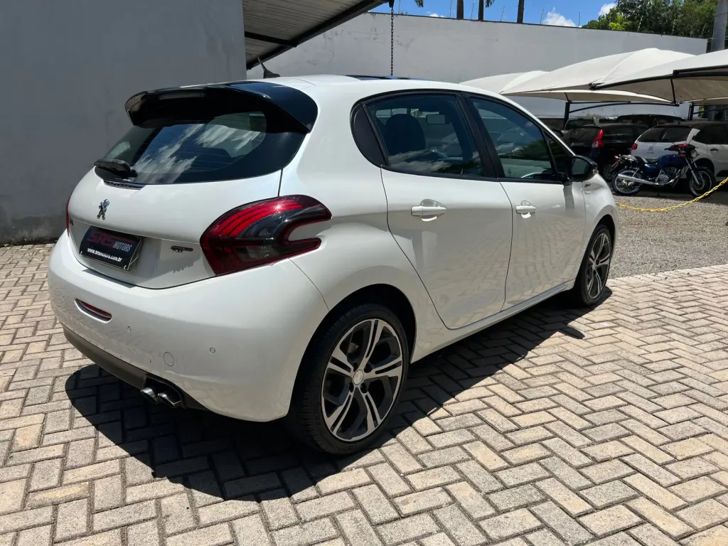 PEUGEOT 208 - Foto