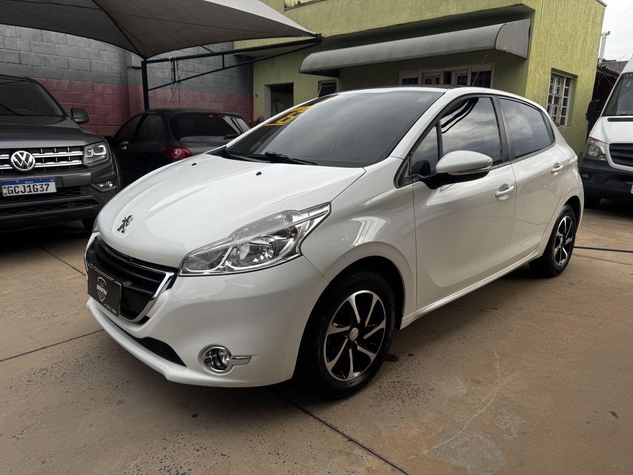 PEUGEOT 208 - Foto