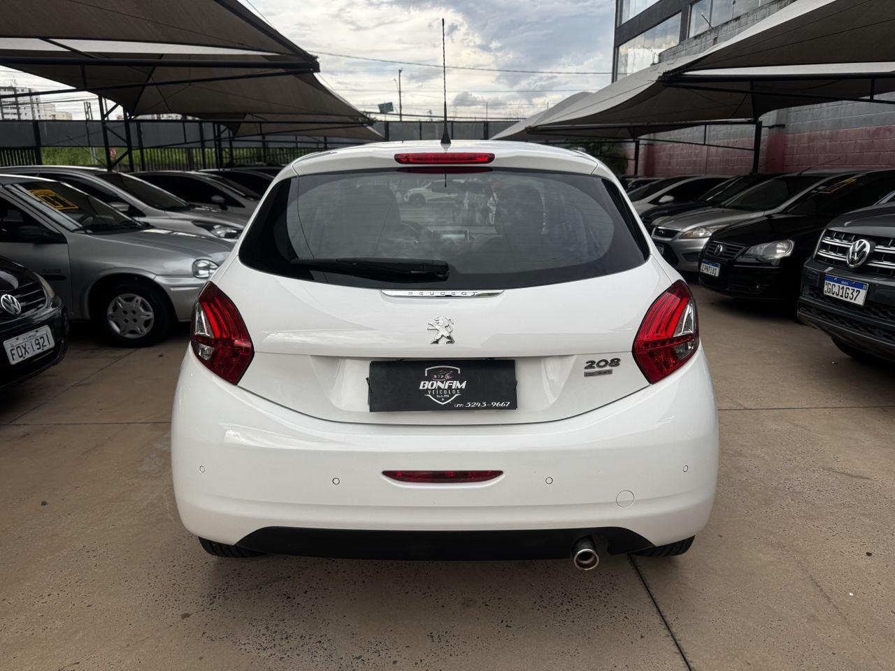 PEUGEOT 208 - Foto