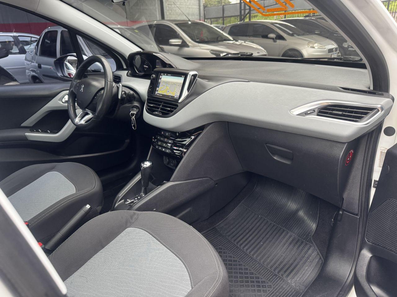 PEUGEOT 208 - Foto