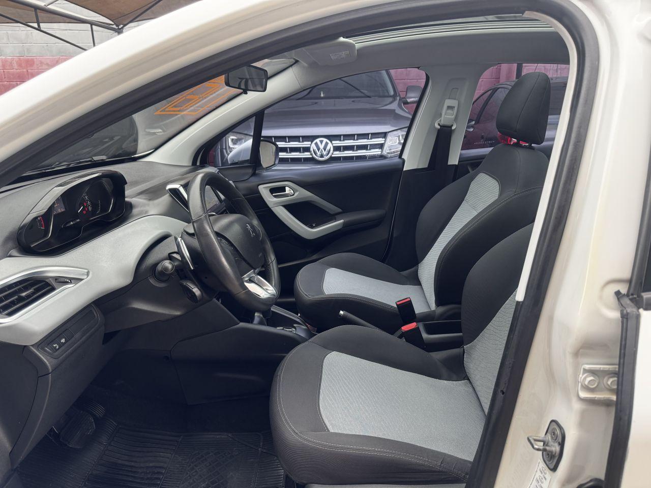 PEUGEOT 208 - Foto