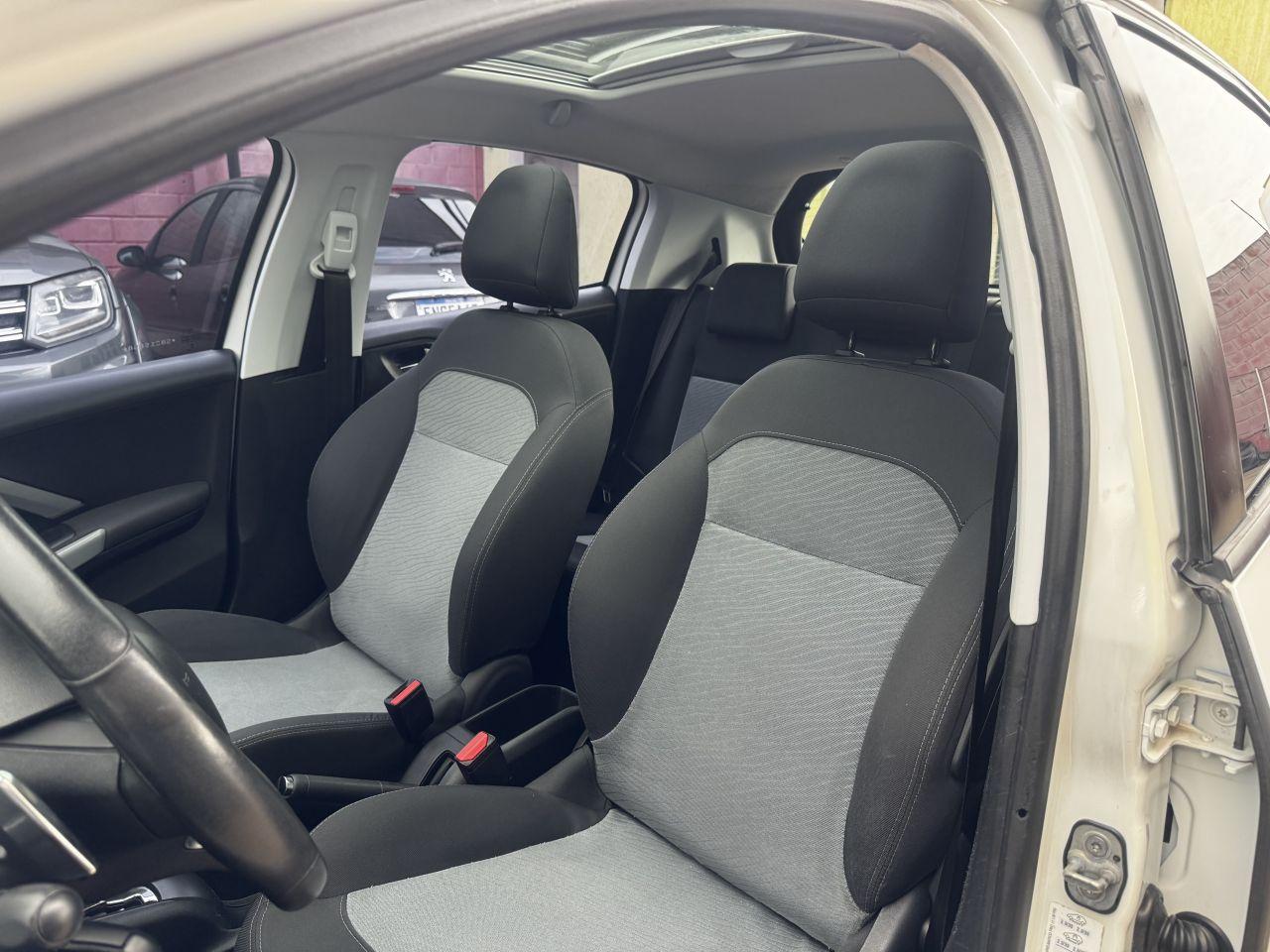 PEUGEOT 208 - Foto