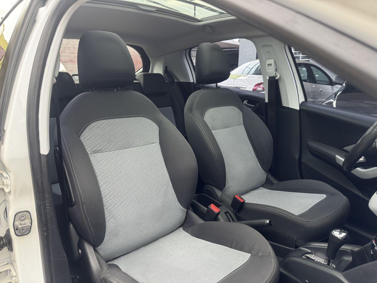 PEUGEOT 208 - Foto