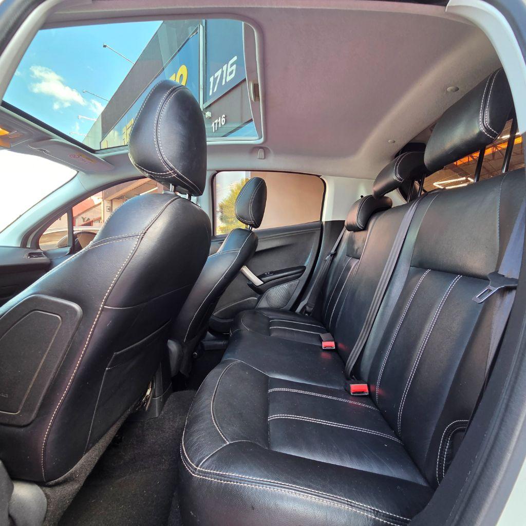 PEUGEOT 208 - Foto