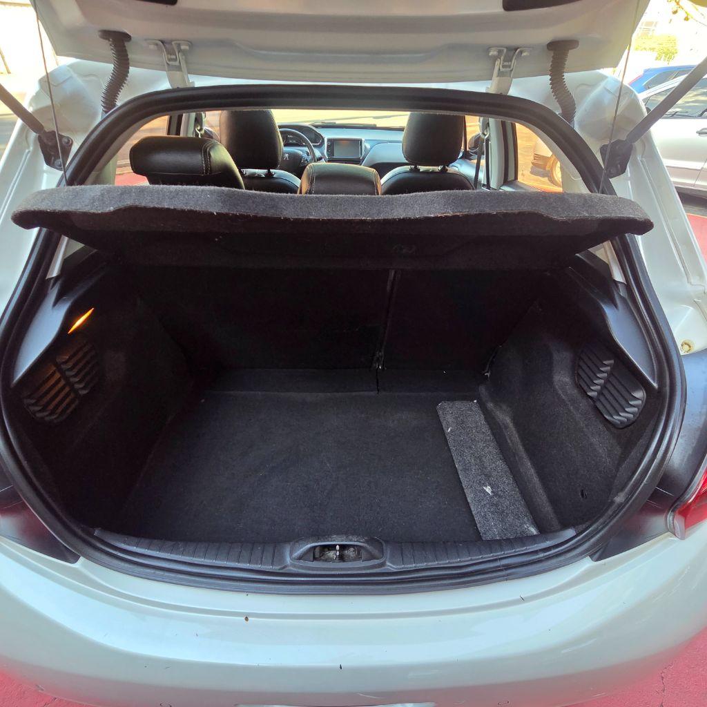 PEUGEOT 208 - Foto