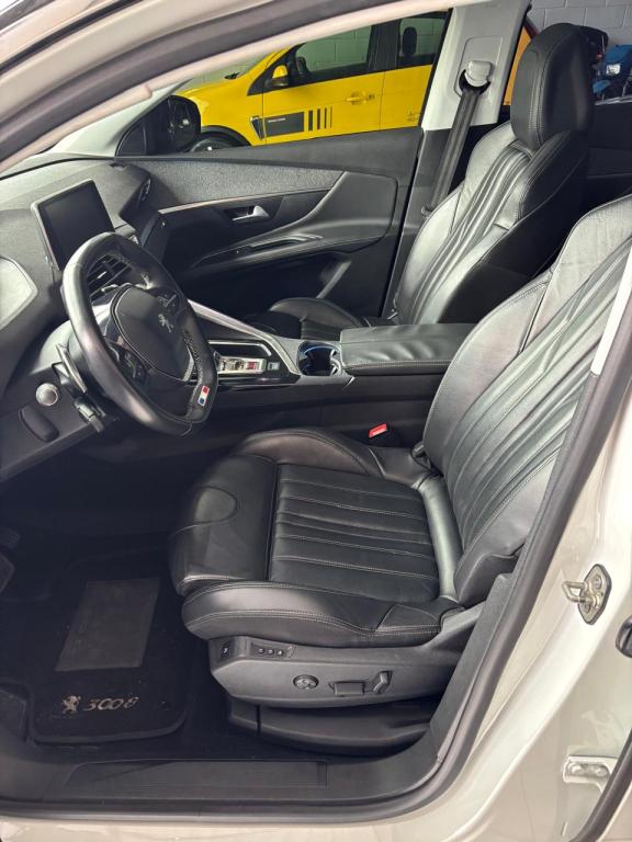 PEUGEOT 3008 - Foto