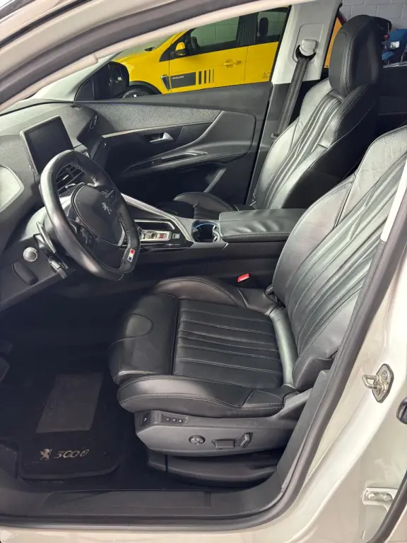 PEUGEOT 3008 - Foto