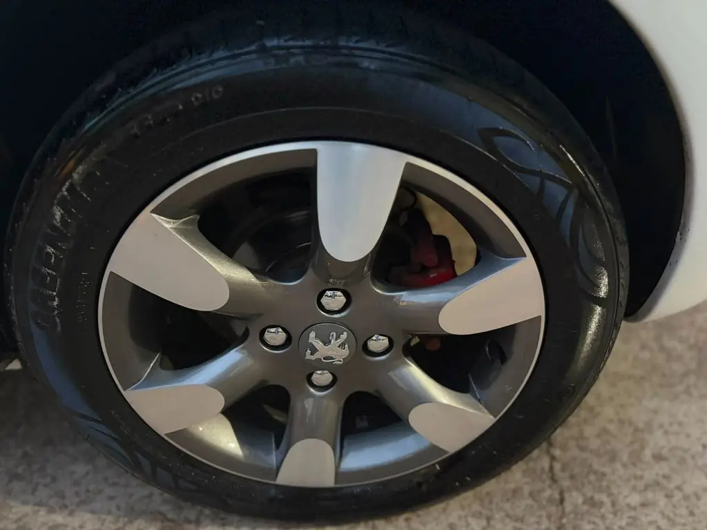 PEUGEOT 307 Hatch - Foto