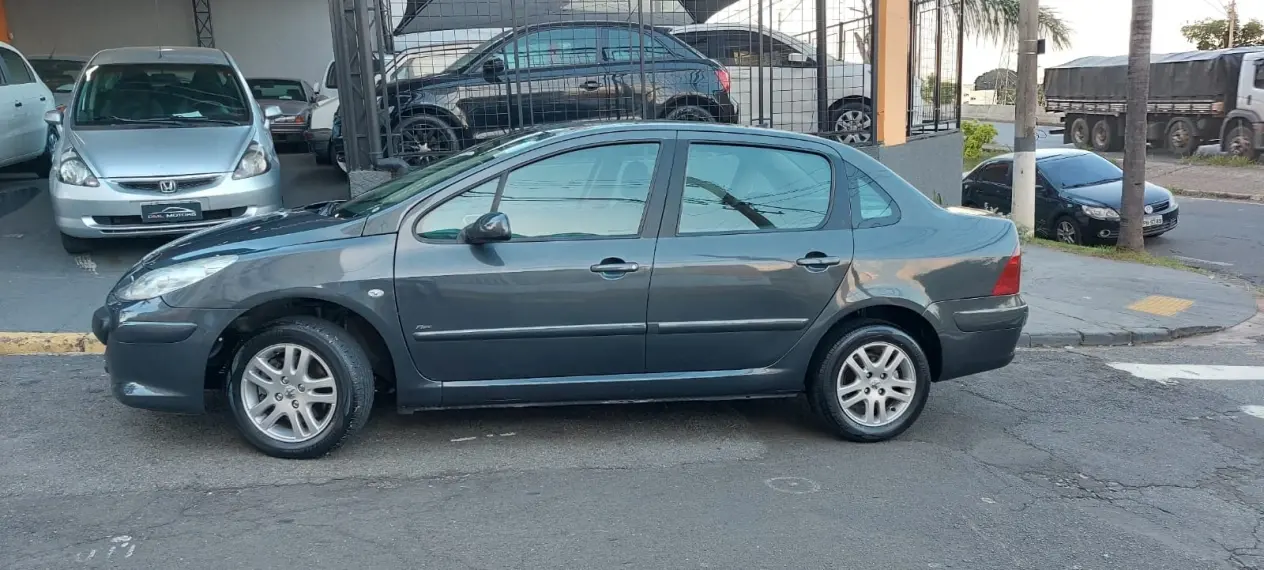 PEUGEOT 307 Sedan - Foto
