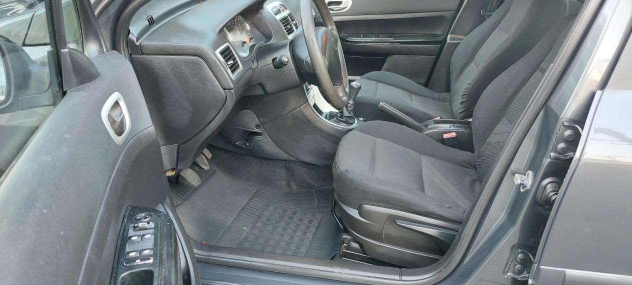 PEUGEOT 307 Sedan - Foto