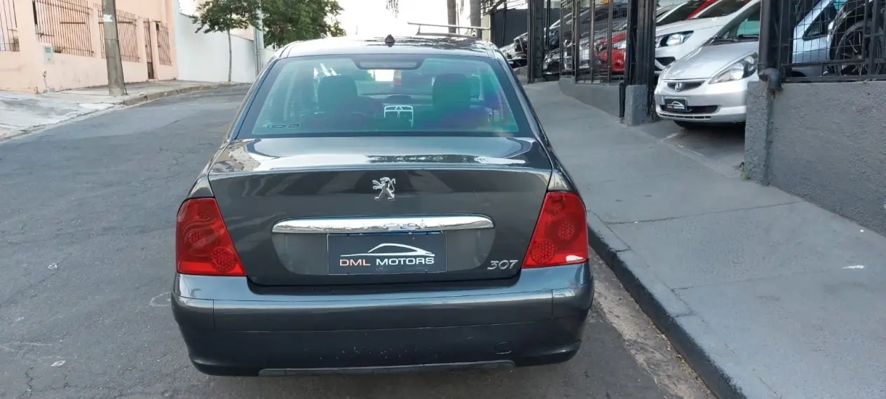 PEUGEOT 307 Sedan - Foto