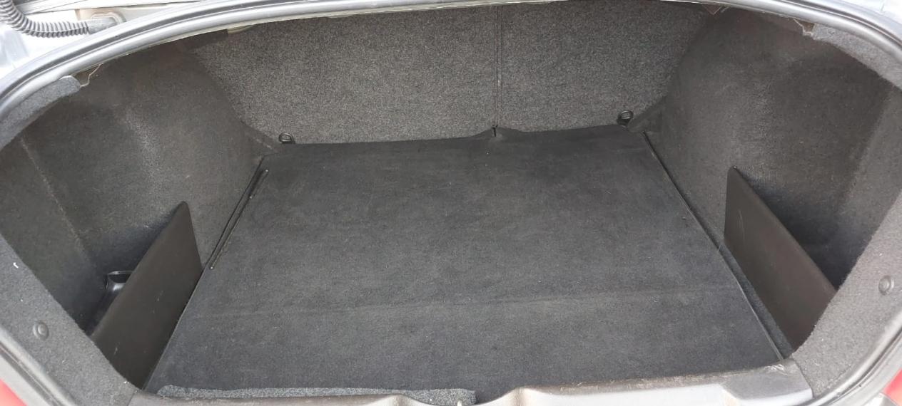 PEUGEOT 307 Sedan - Foto