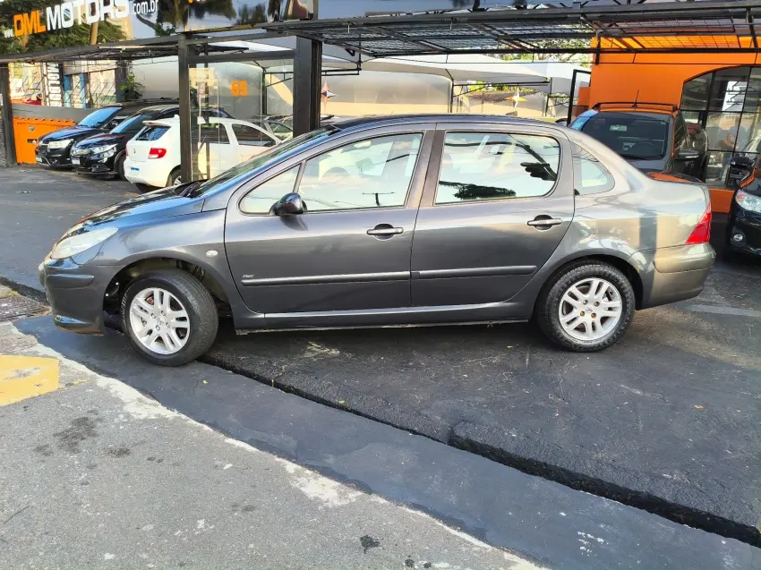 PEUGEOT 307 Sedan - Foto