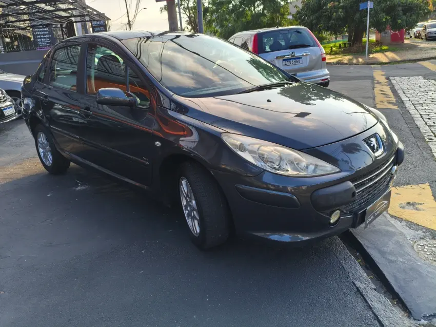 PEUGEOT 307 Sedan - Foto