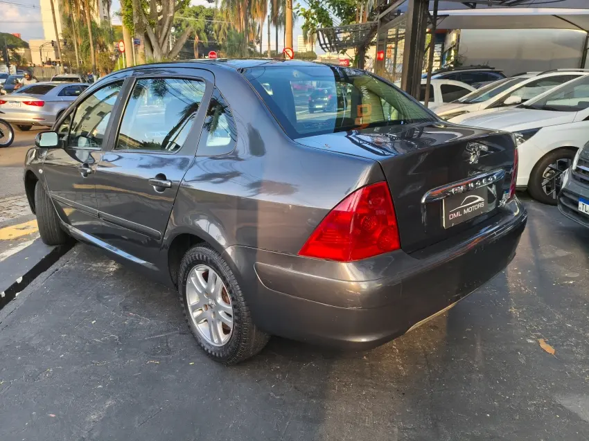 PEUGEOT 307 Sedan - Foto