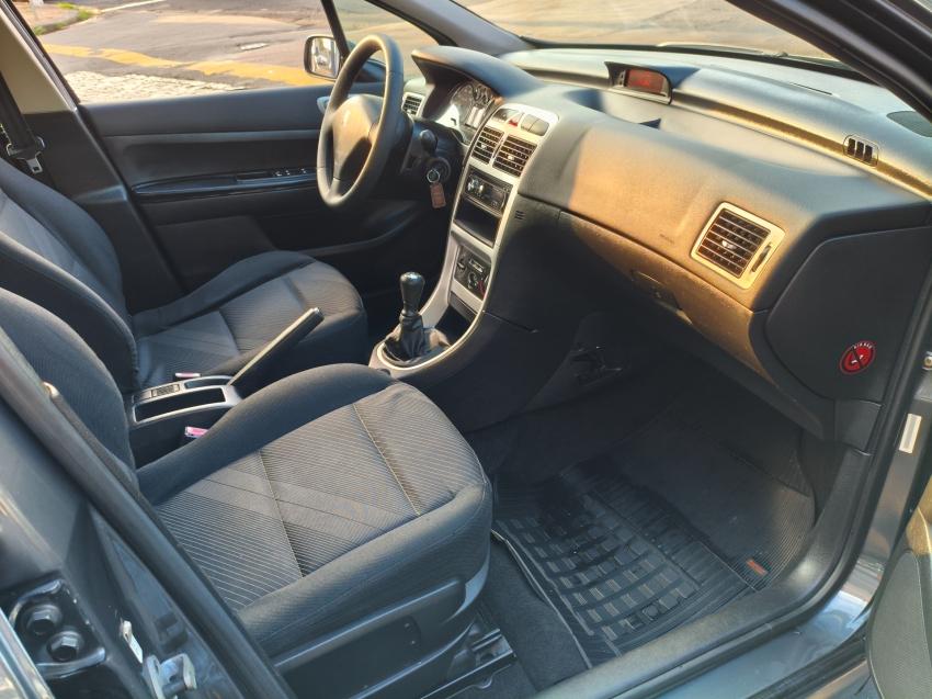 PEUGEOT 307 Sedan - Foto