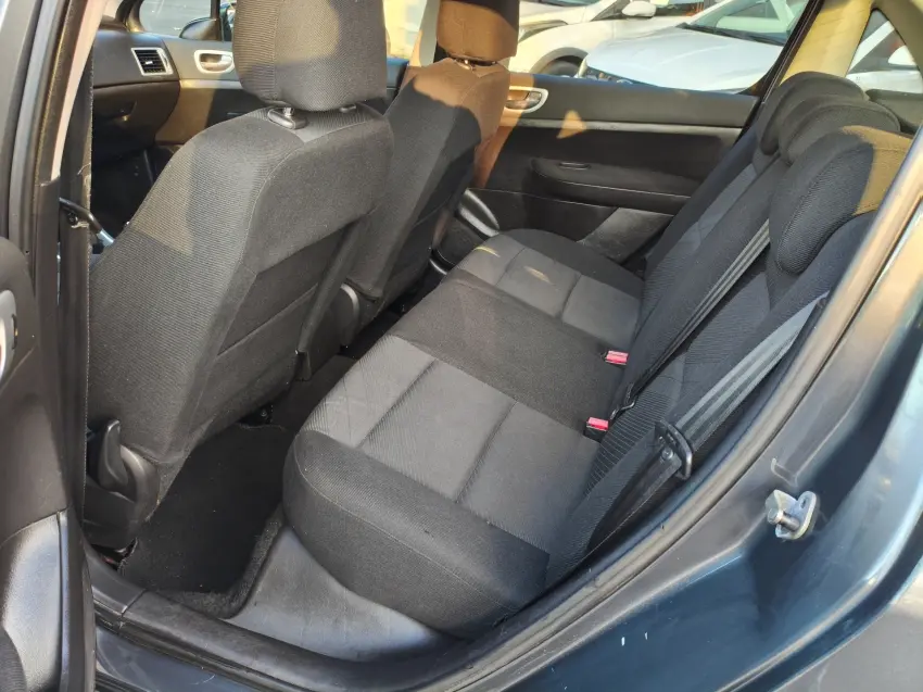 PEUGEOT 307 Sedan - Foto