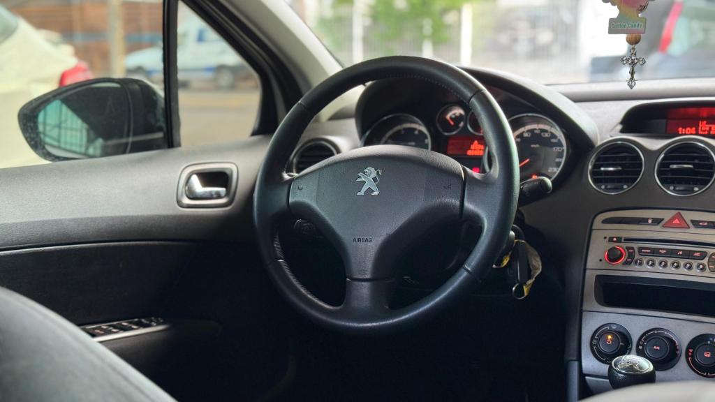 PEUGEOT 308 - Foto