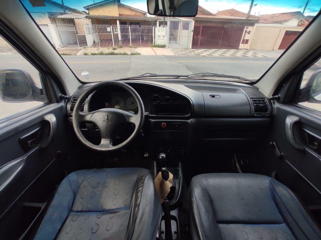 PEUGEOT Partner - Foto