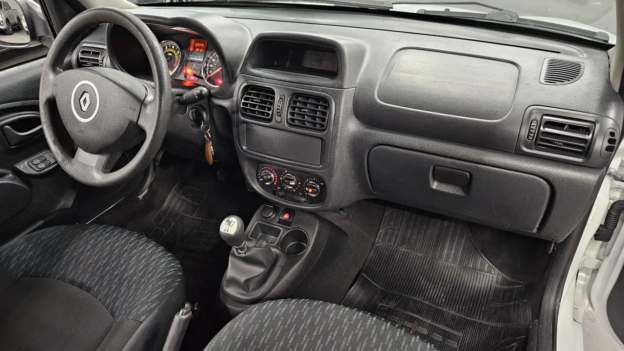 RENAULT Clio Hatch - Miniatura